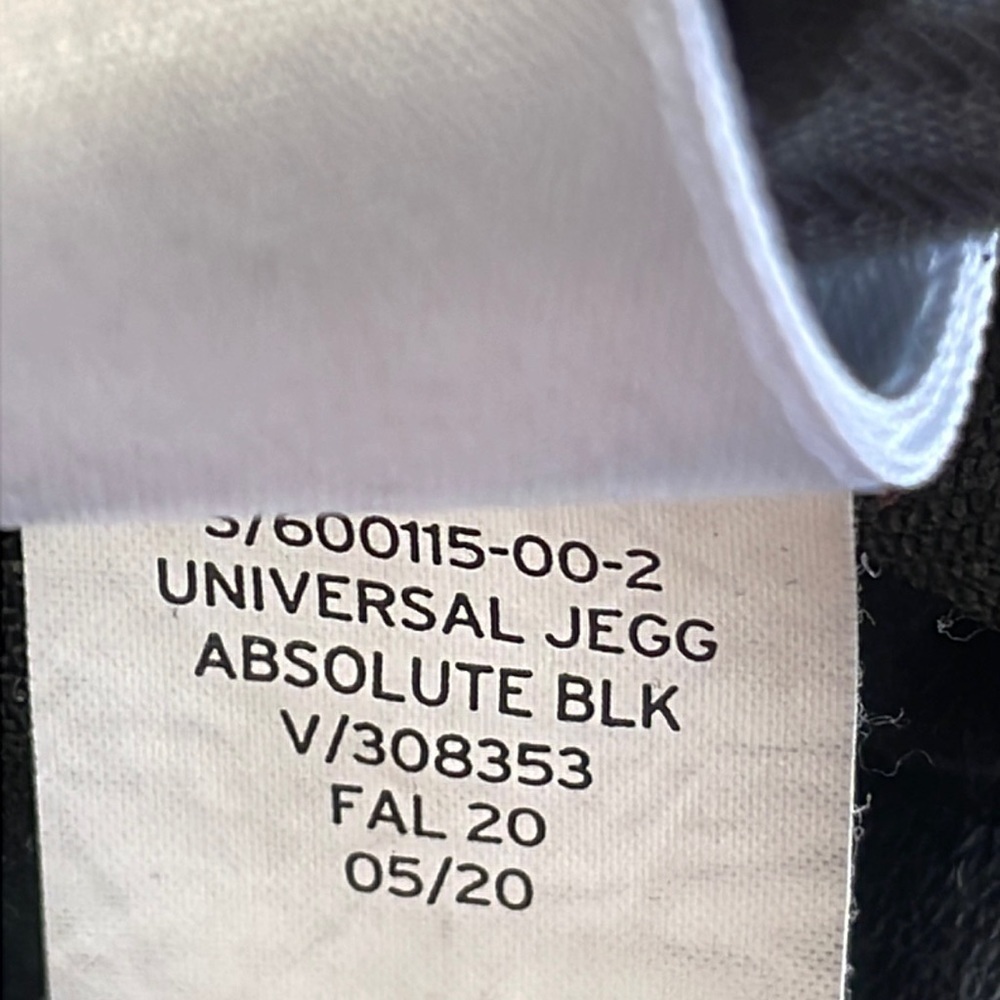 Gap Universal Jegging in Absolute Black - Picture 6 of 6